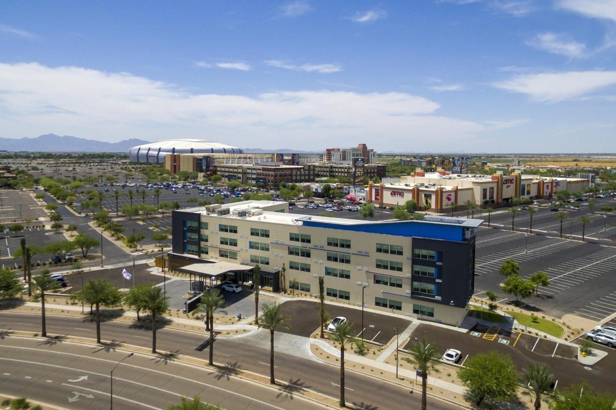Aloft Glendale At Westgate Hotel Exterior photo
